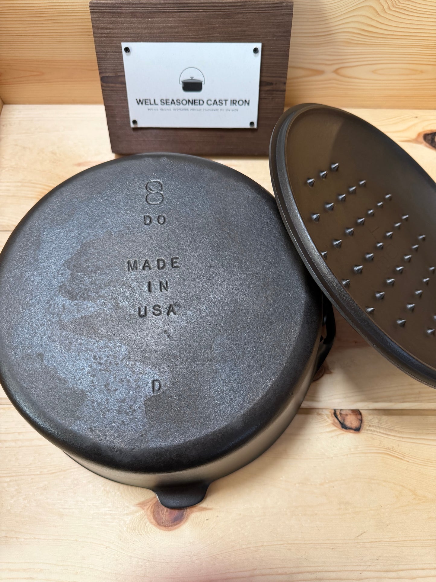 Vintage Lodge # 8 Dutch Oven INV017