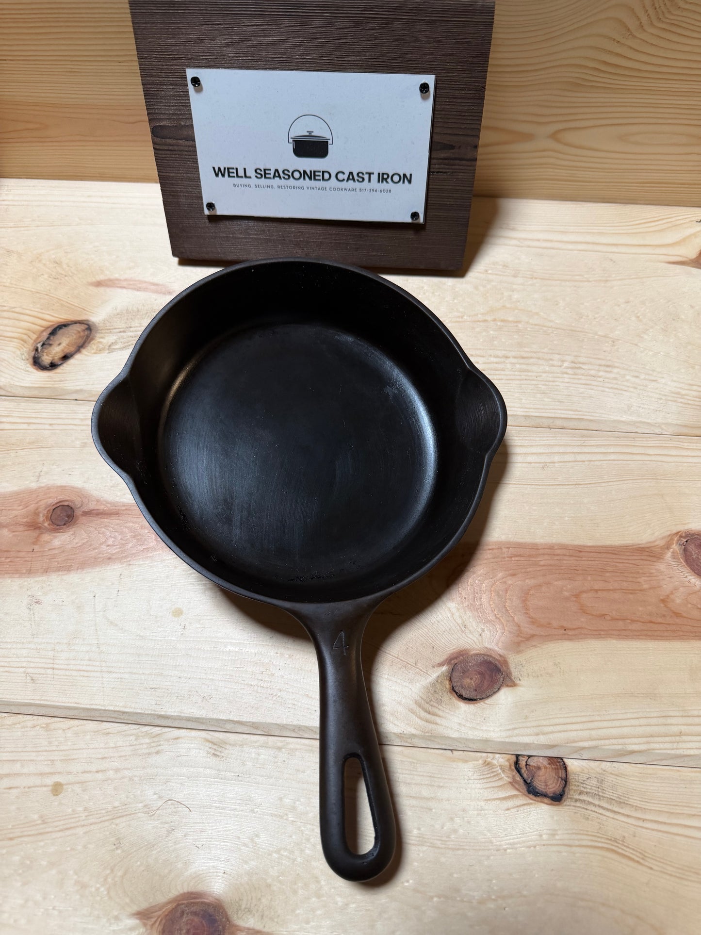 Griswold Small Logo # 4 INV021