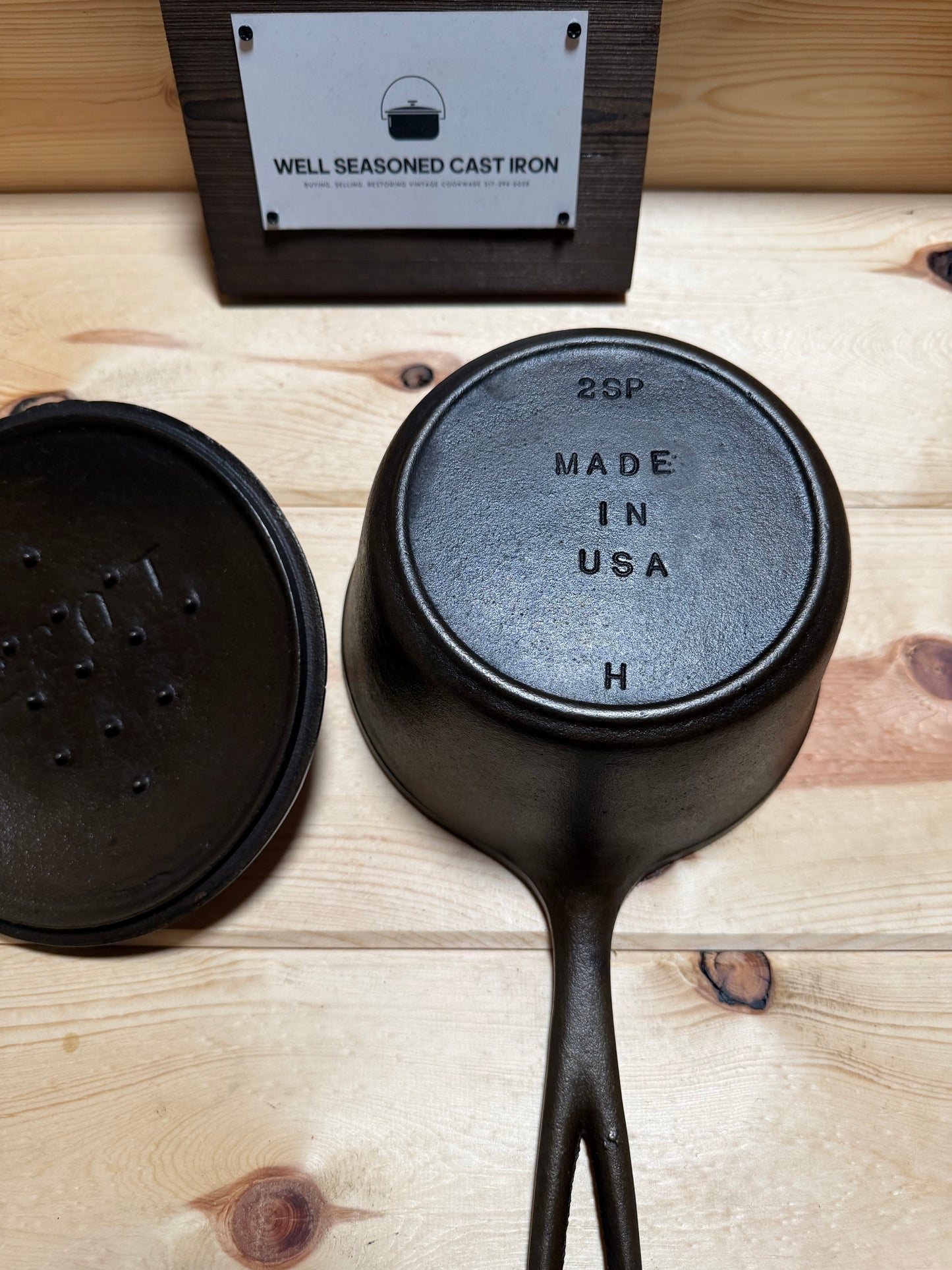 Vintage Lodge 2 quart sauce pot with lid