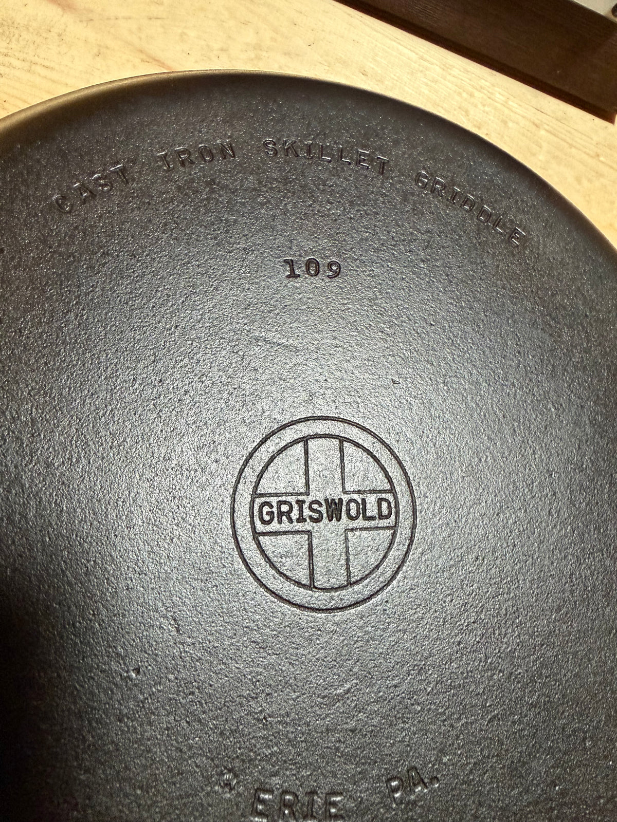 Griswold small logo #8 skillet griddle