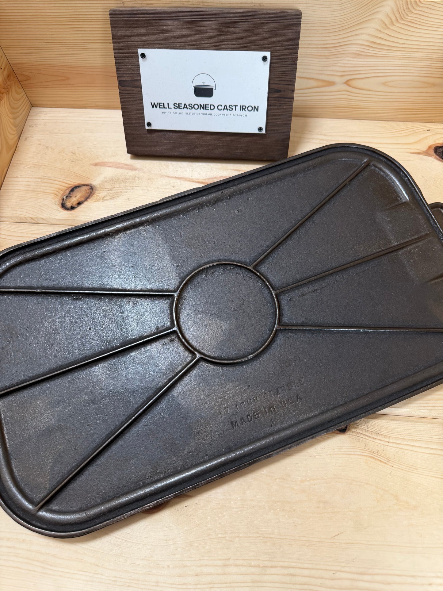 Wagner- Unmarked 17 in long griddle- INV004