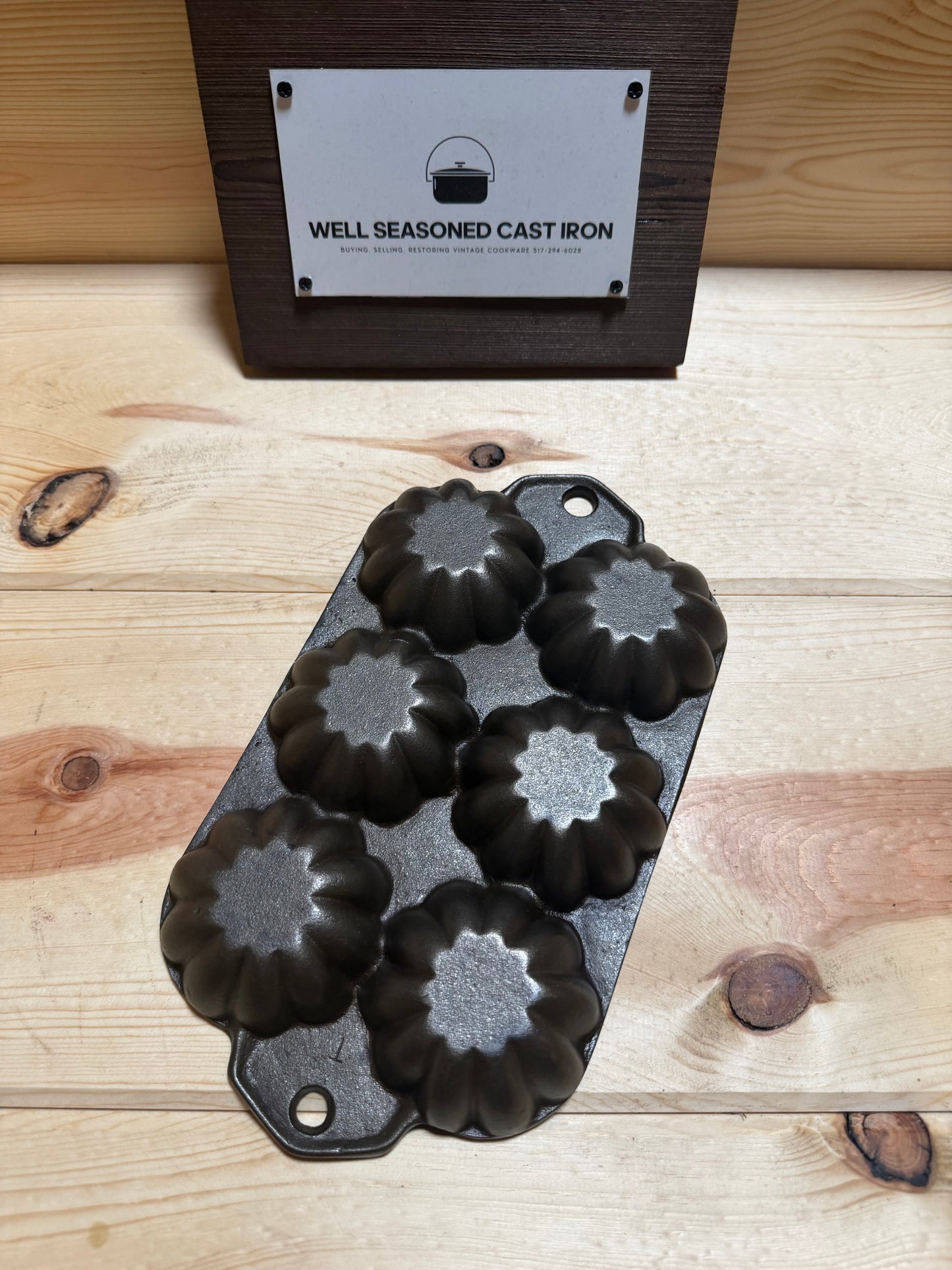Griswold - Unmarked Turks head muffin pan