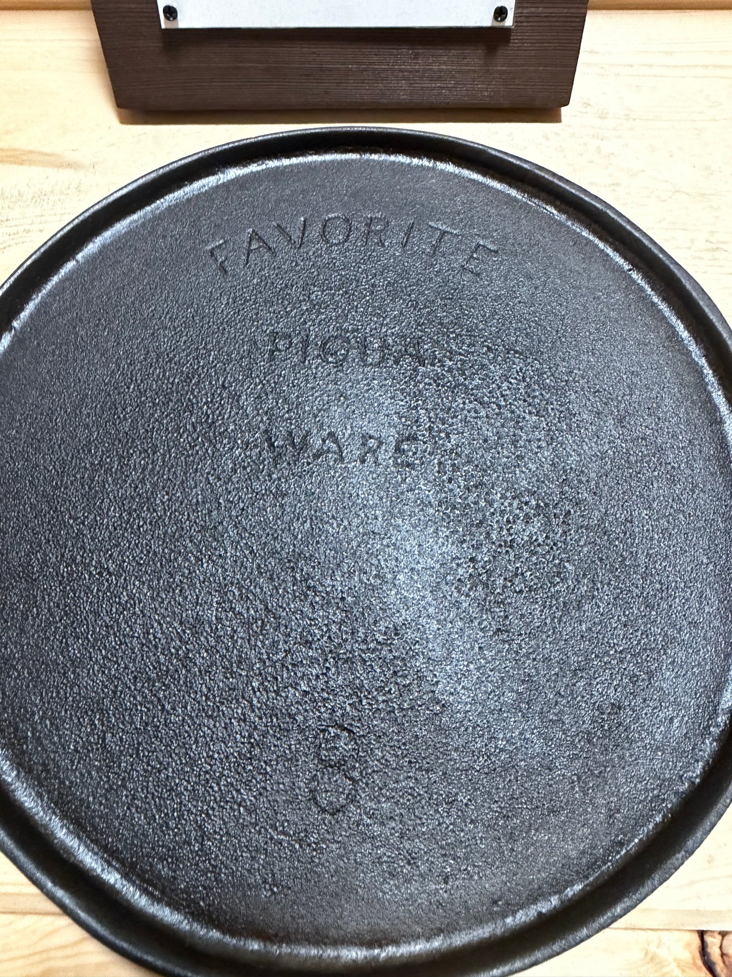 Favorite Piqua Ware #8 Round Hand Griddle