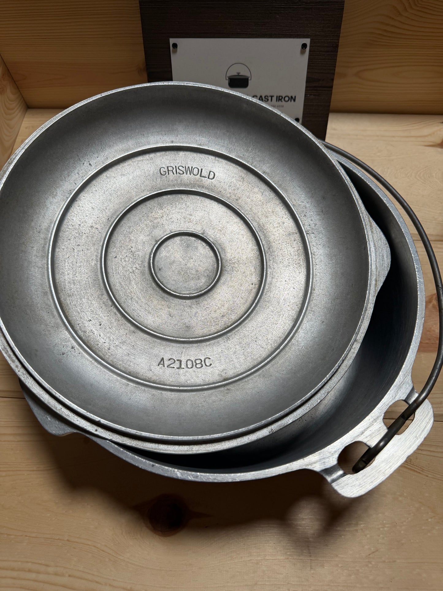 Griswold Hammered Aluminum Dutch Oven