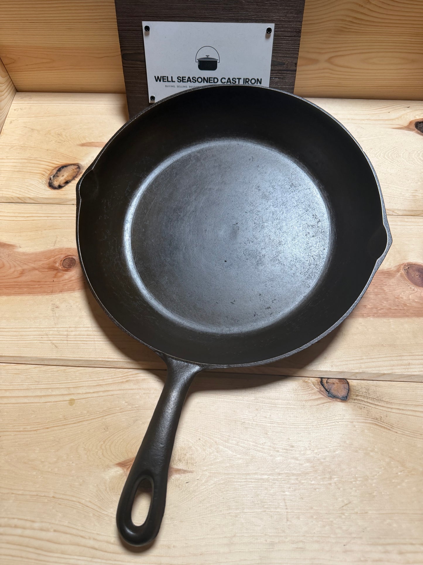 Wagner- Unmarked 9in Chef Skillet