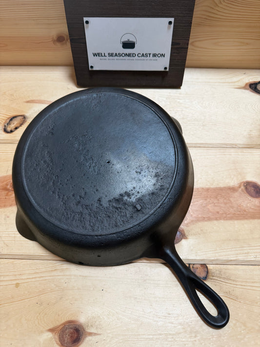 Vintage Lodge- No notch- raised #7 w/ raised makers mark