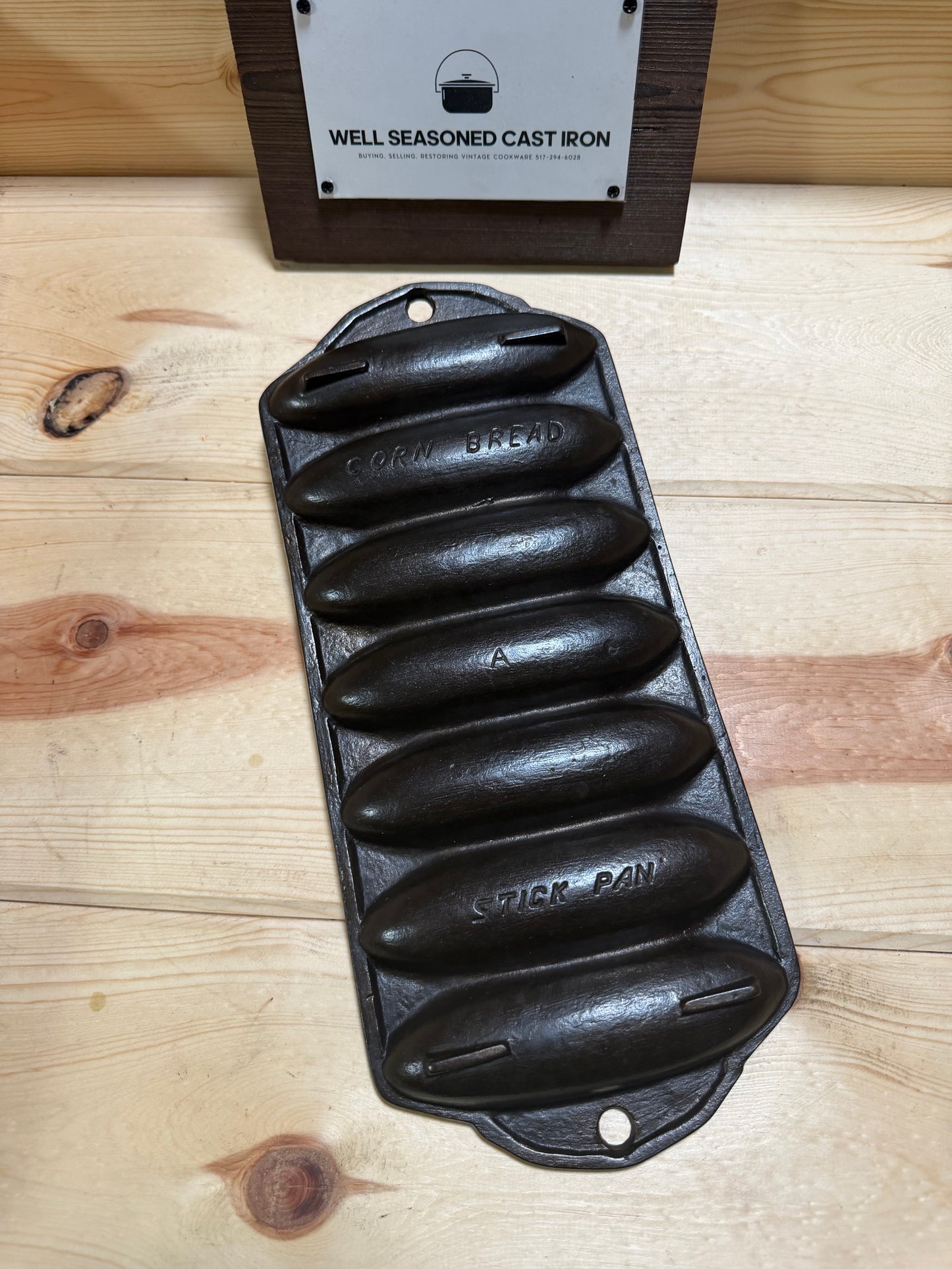 Griswold- Unmarked Cornbread Stick Pan " Wheat" pattern