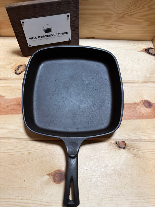 Unmarked Wagner Square Skillet