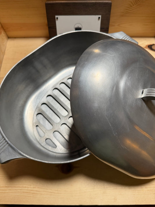 Wagner Ware Magnalite 8 quart Roaster with trivet 4265-P
