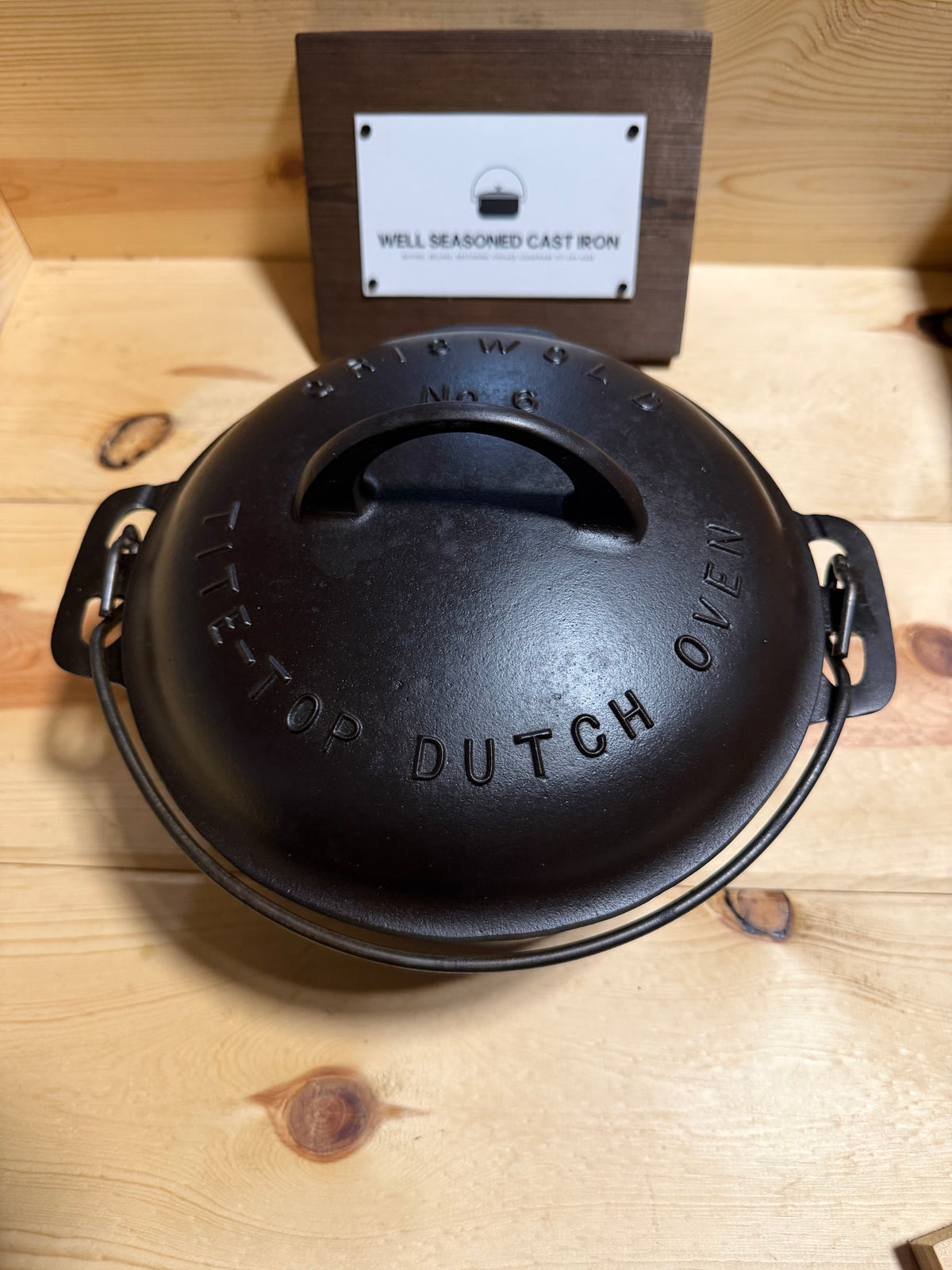 HAIRLINE CRACK! Griswold no.6 Tite-Top Dutch Oven