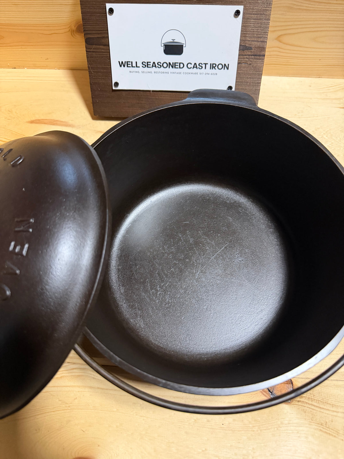 HAIRLINE CRACK! Griswold no.6 Tite-Top Dutch Oven