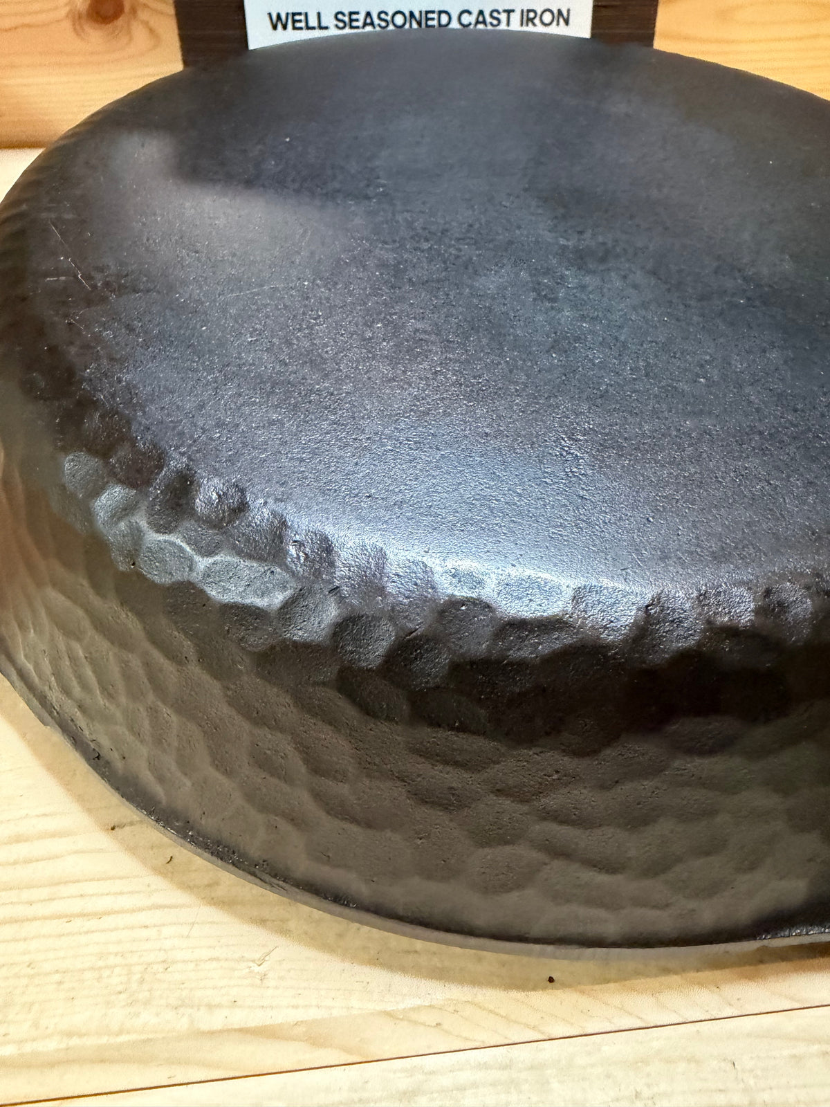 Unmarked Wagner Hammered Skillet no.8